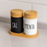saleiro e pimenteiro com bandeja