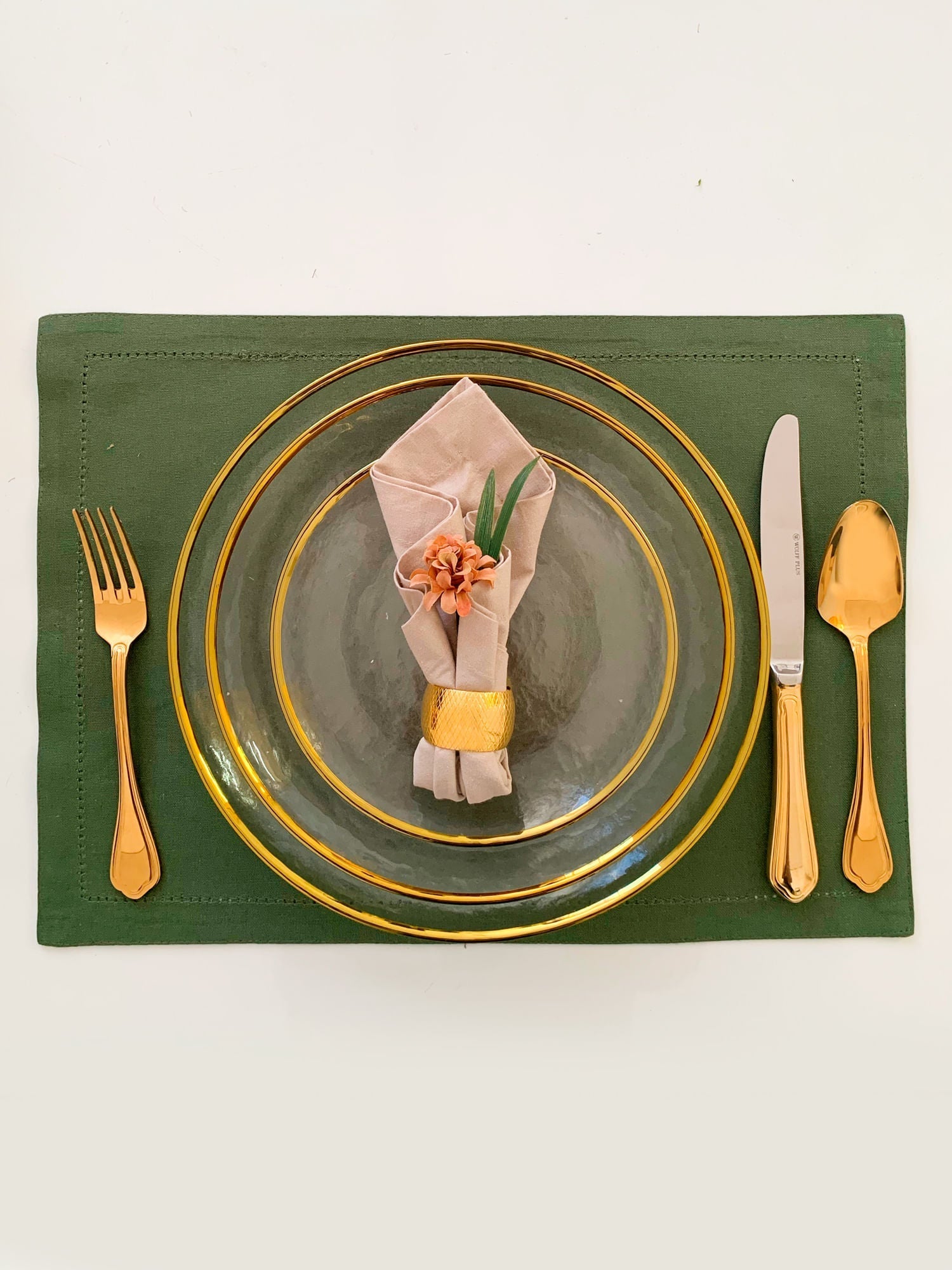Sousplat Agate em Cristal de Chumbo com Borda Dourada - Ela Decora