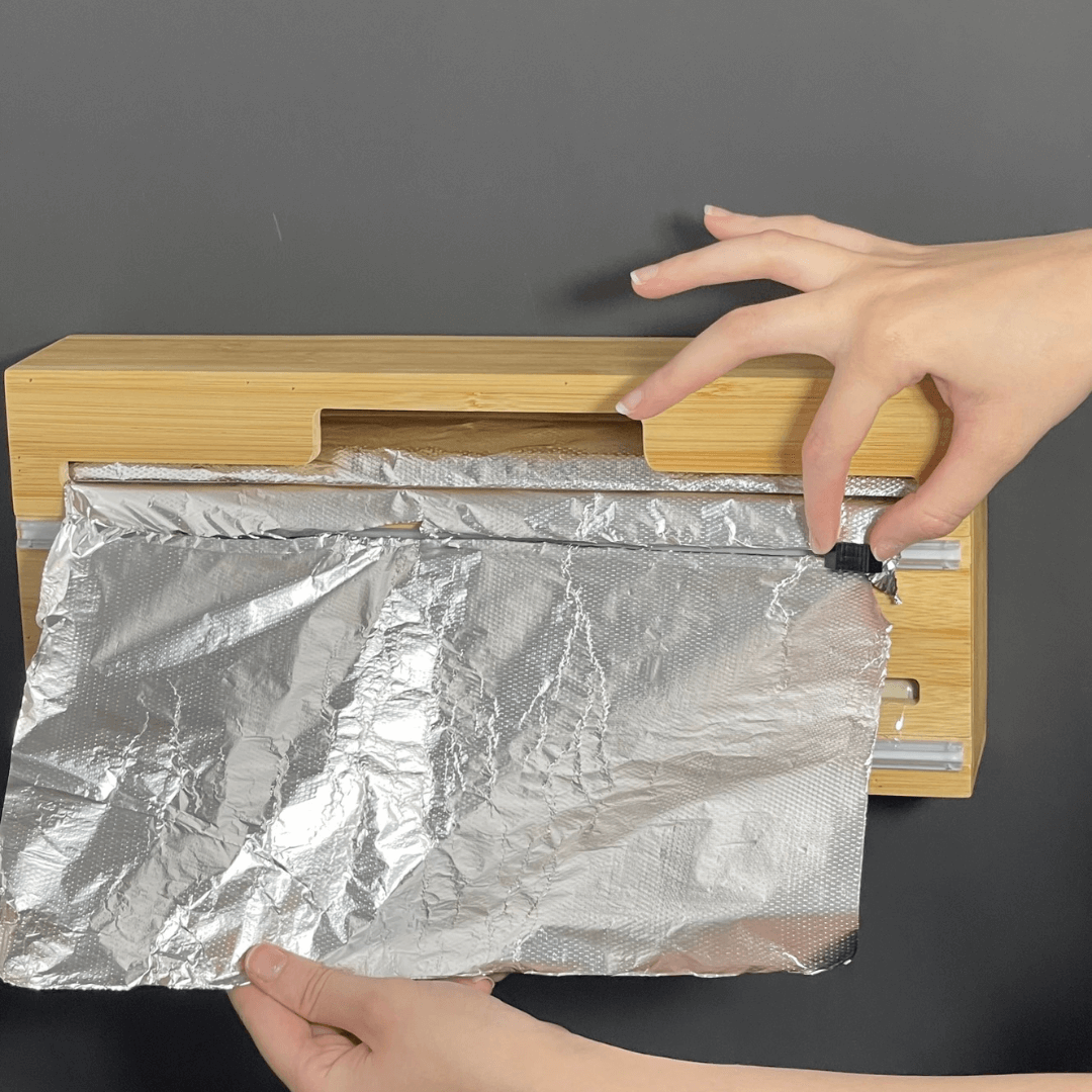 porta rolo de papel aluminio em bambu com cortador eficiente