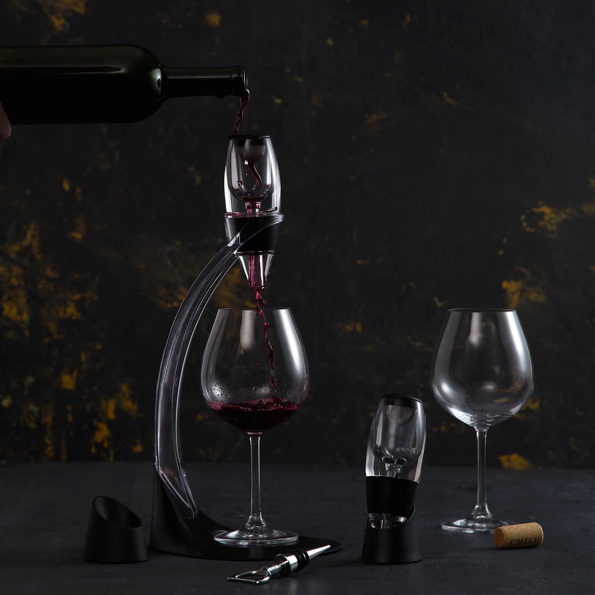 Tampa para Vinho com Abridor de Garrafa Zamac - Ela Decora