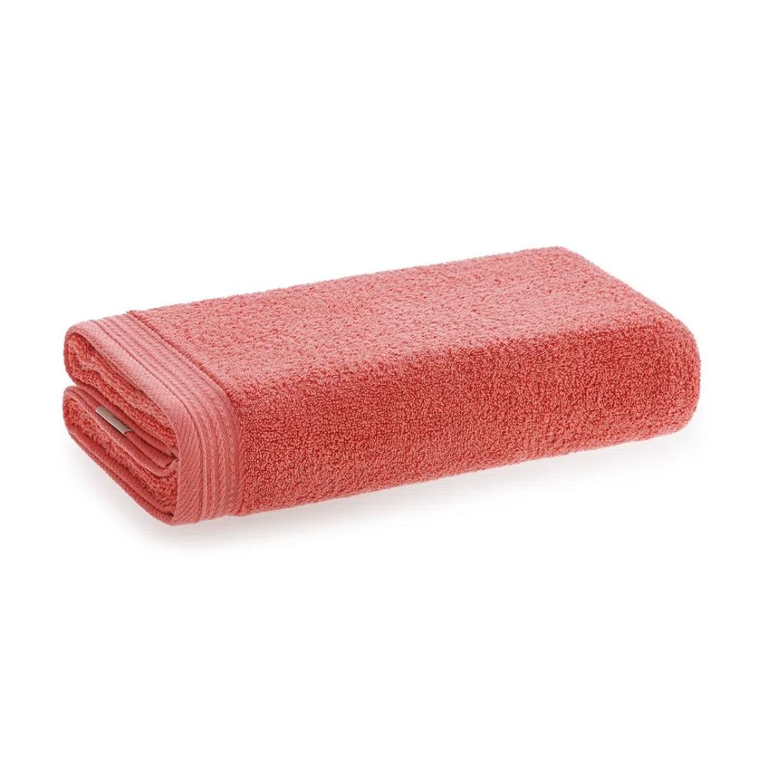 Toalha de Banho Imperial em Algodão Coral 1,40m x 70cm Macio Karsten - Ela Decora