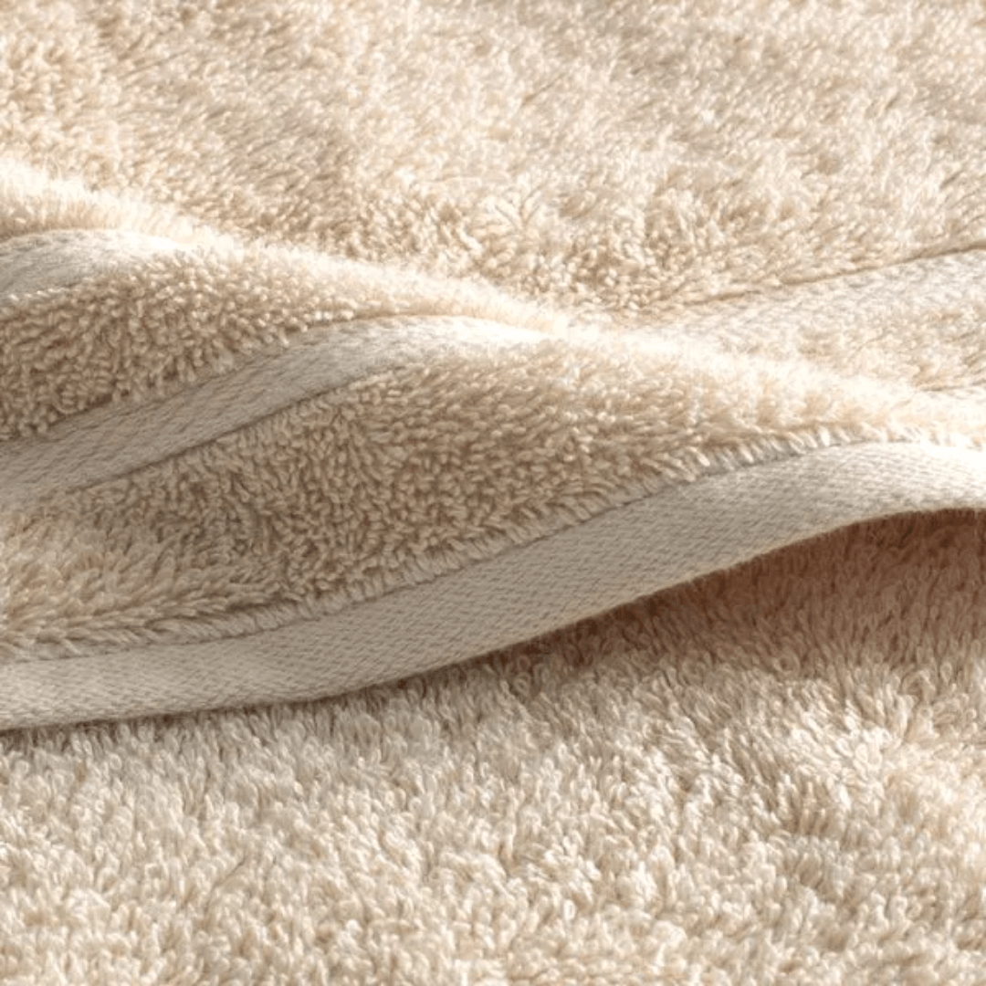 Toalha de Banho Suprema em Algodão Bege 1,40m x 70cm Macio Karsten - Ela Decora