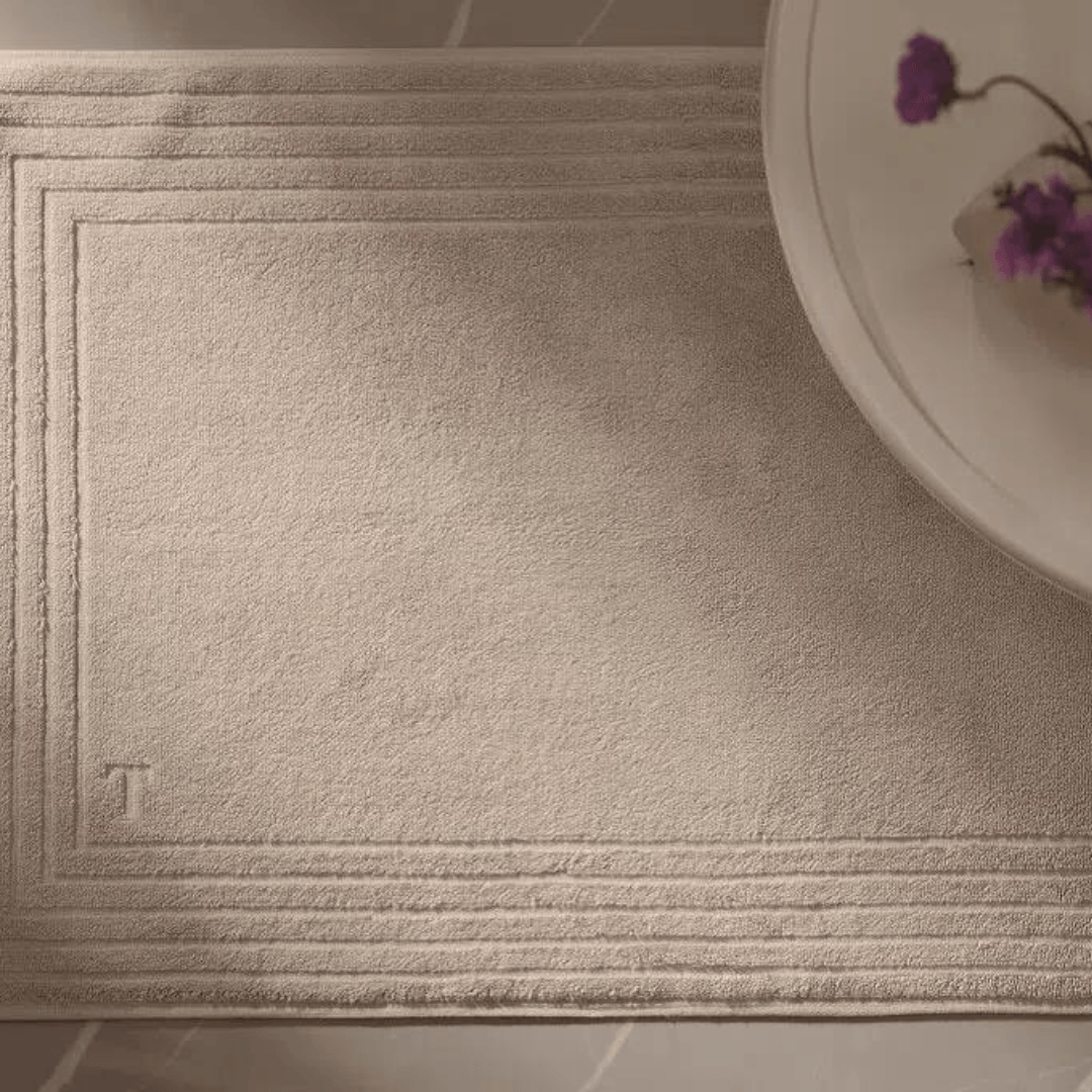 Toalha para Piso Tapete Banheiro Linee Rose 80cm x 48cm Trussardi - Ela Decora