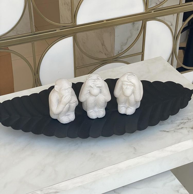 Trio da Sabedoria Macacos em Cimento Branco - Ela Decora
