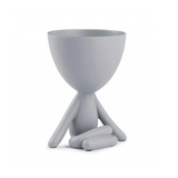 Vaso Cachepot Bob Sentado Com as Mãos no Chão em Poliresina Cinza - 14 cm - Ela Decora