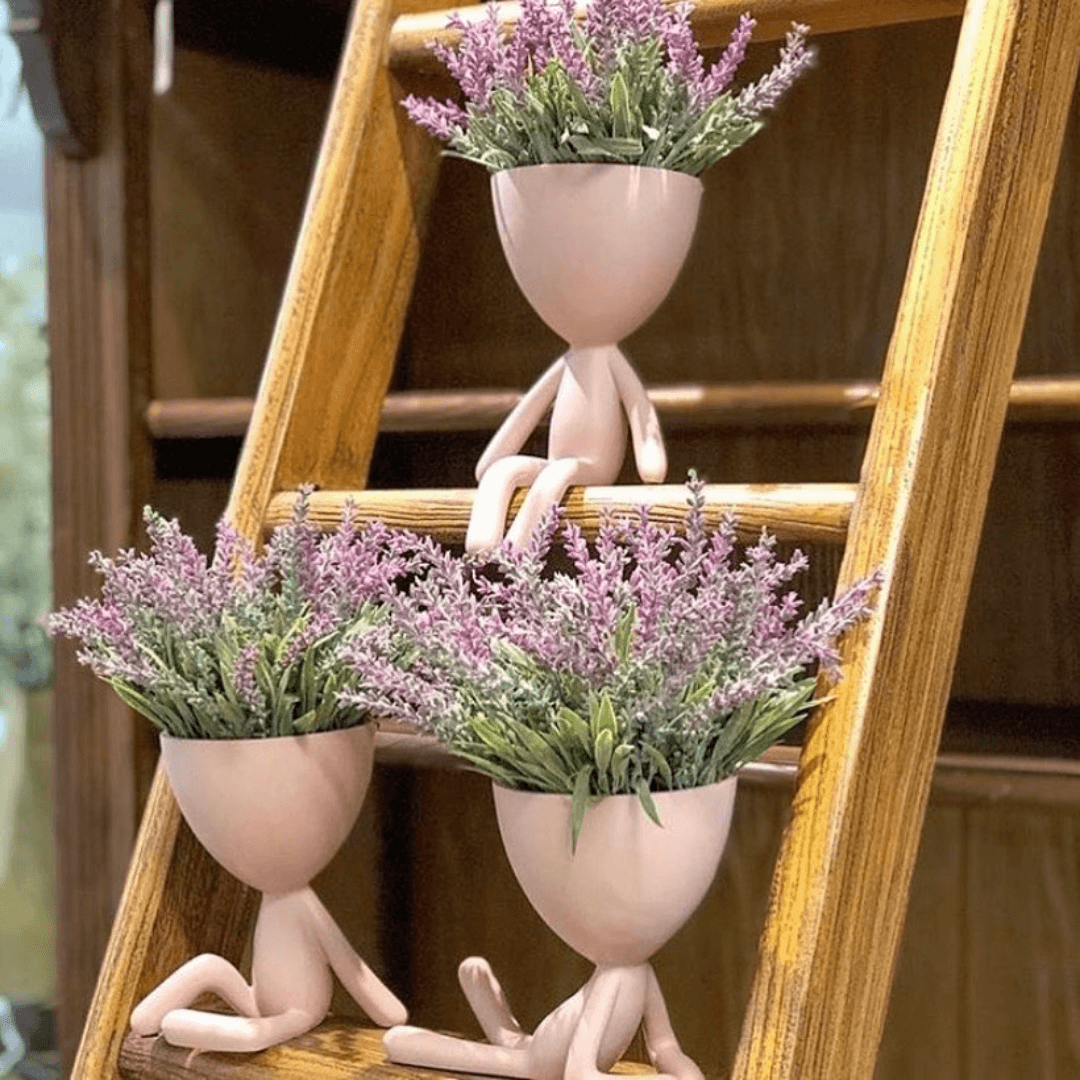 Vaso Cachepot Bob Sentado de Frente em Poliresina Rosa - 18 cm - Ela Decora