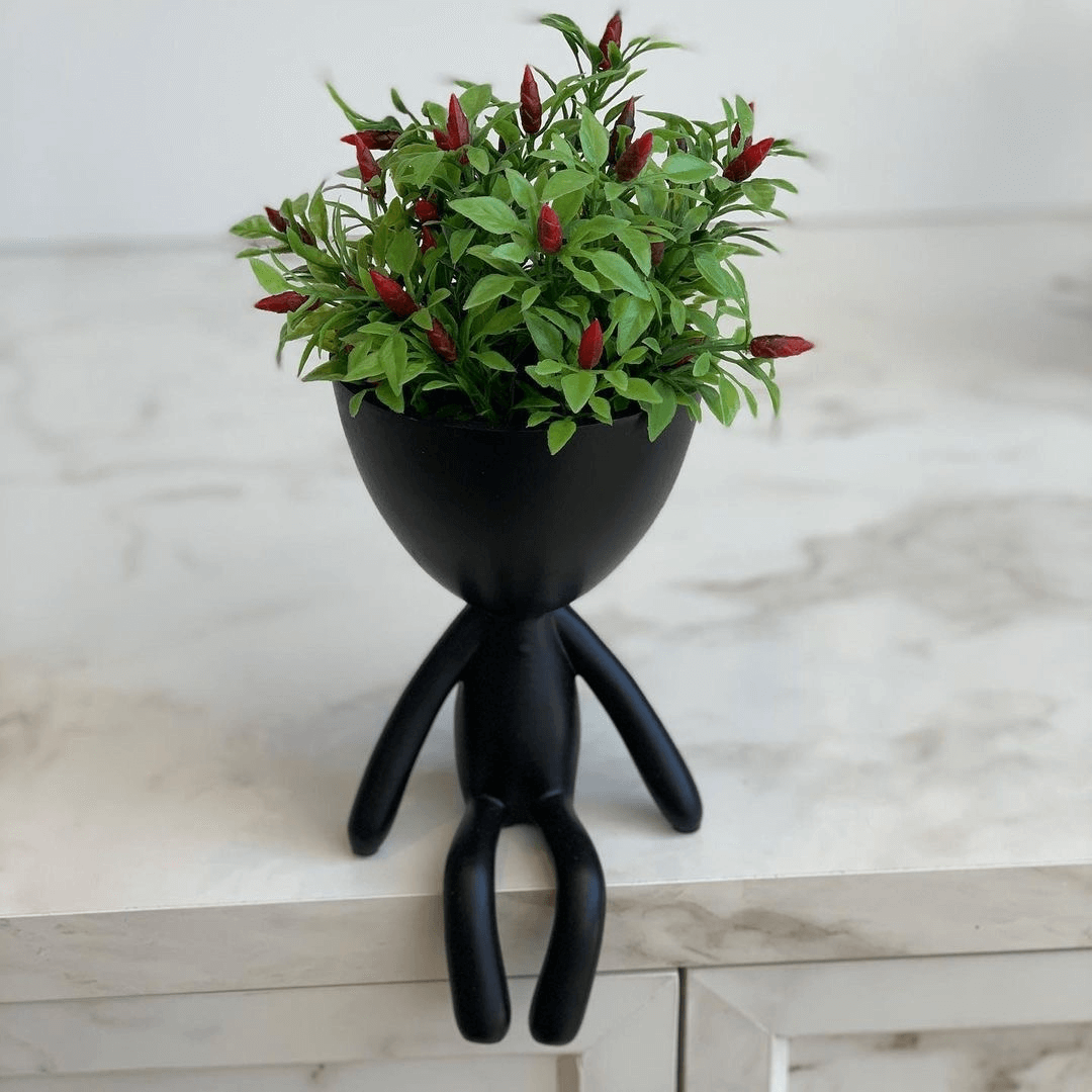 Vaso Cachepot em Poliresina Bob Sentado Preto - Ela Decora