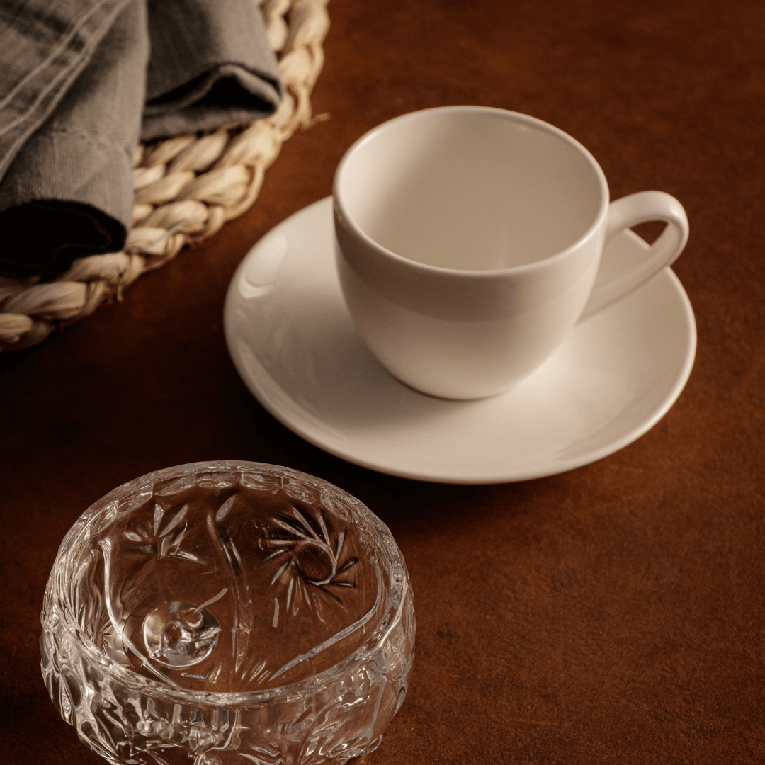Xicara de Café com Pires de Porcelana Clear 100ml - Ela Decora