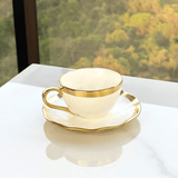 Xícara de Café com Pires em Porcelana Dubai Branco e Dourado 90ml - Ela Decora