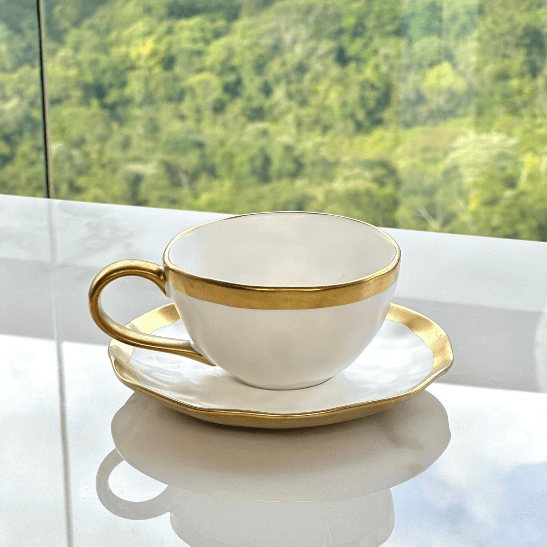 Xícara de Chá em Porcelana Dubai Branco e Dourado 200ml - Ela Decora