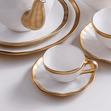 Xícara de Chá em Porcelana Dubai Branco e Dourado 200ml